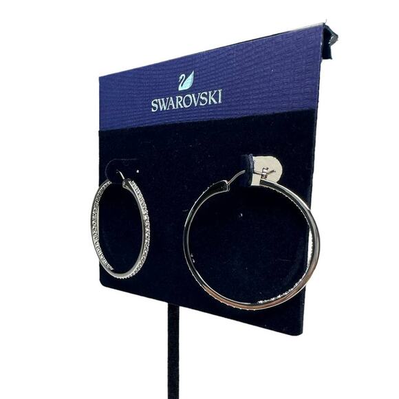 Swarovski Sommerset Medium hoop earrings White, Rhodium plated - Picture 4 of 8